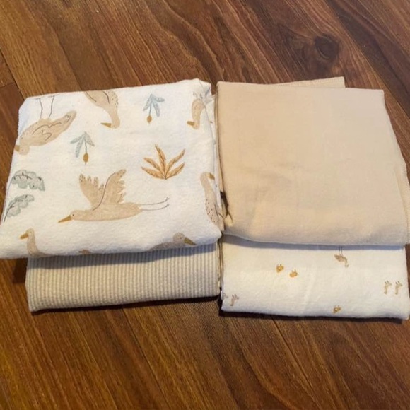 Carters receiving blankets - Picture 2 of 2